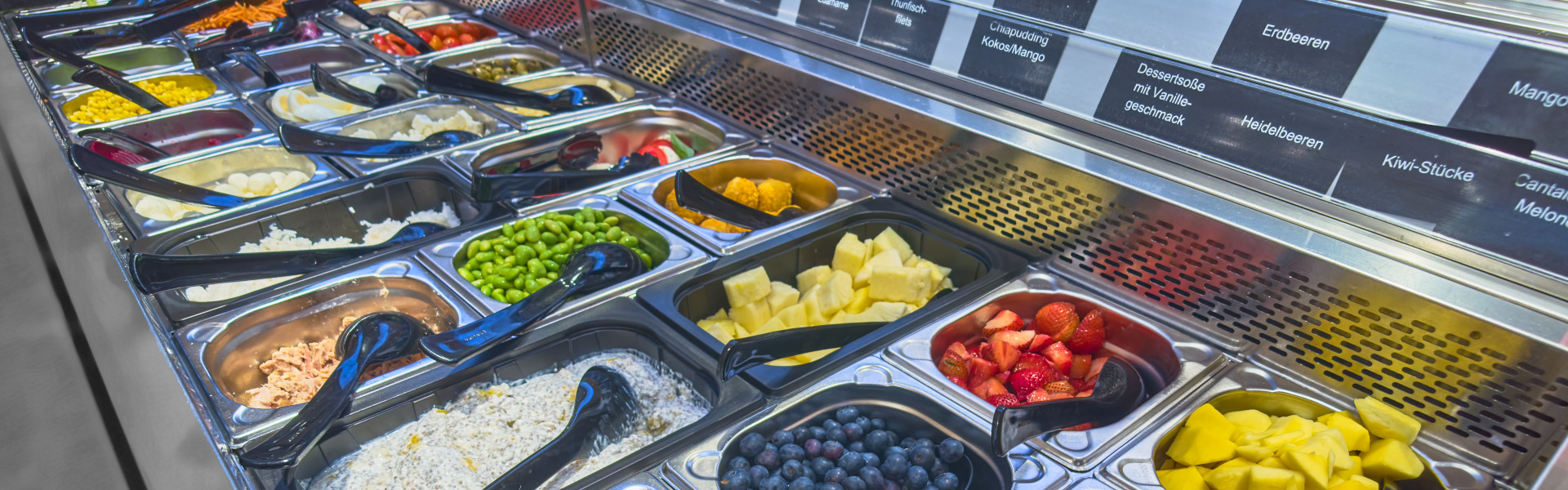 Salatbar mit Obst